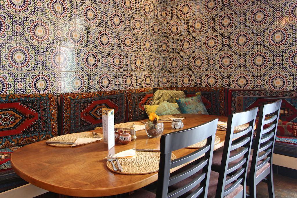 Pinos Eetcafe Acomodação com café da manhã Tilburgo Exterior foto
